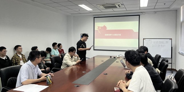 a98576151f0d3384bd48d49d2120201d_