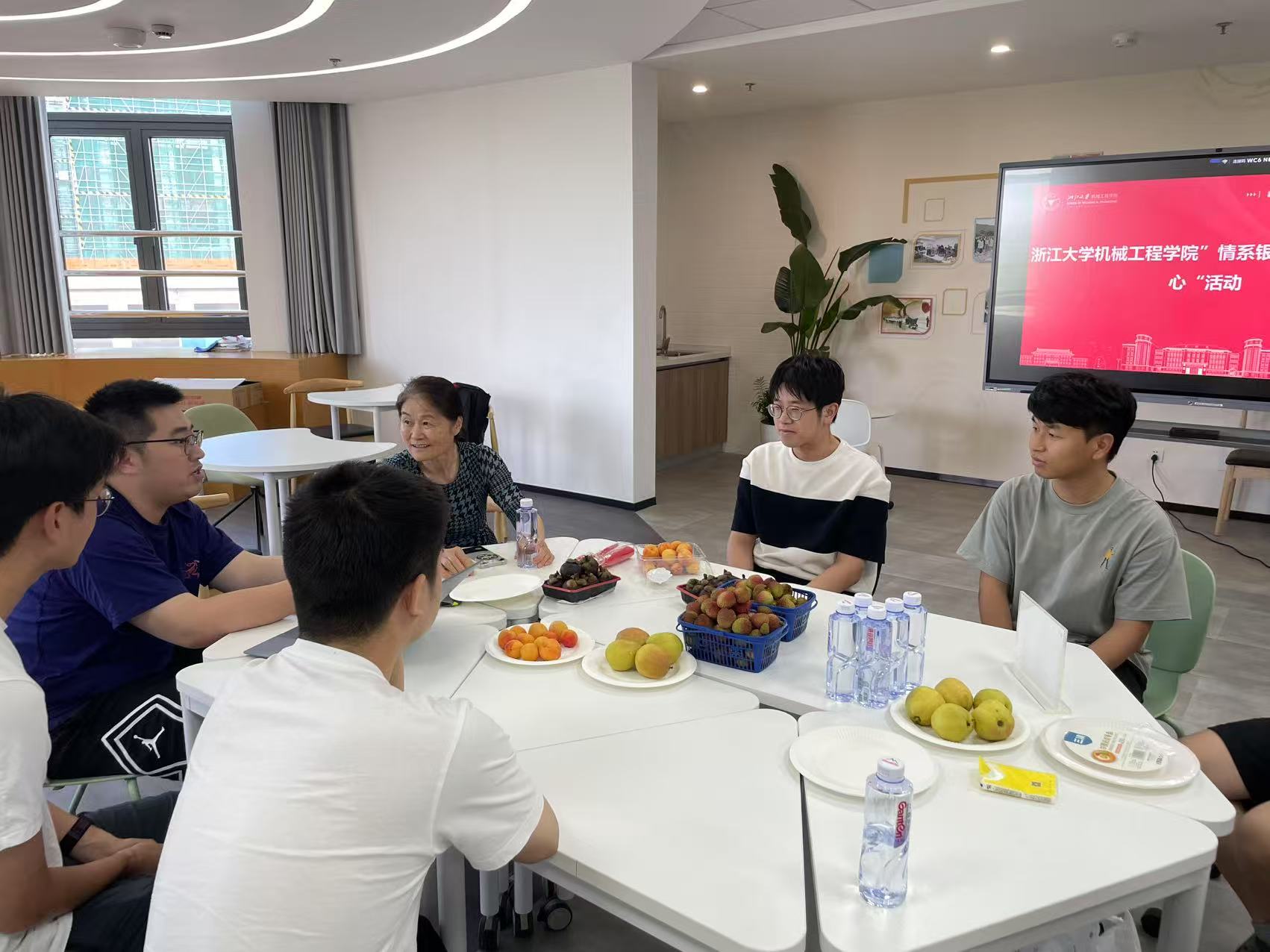 6033b760a977fb2499603498ec32637